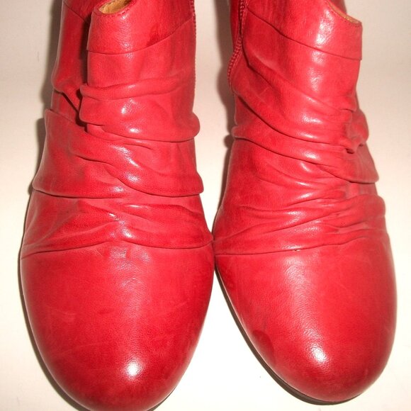 Vintage Miz Mooz Pleated RedLeather SIdeZip Heeled Booties - Picture 5 of 11